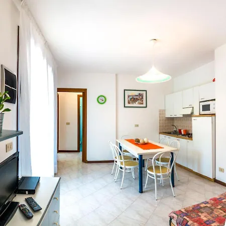 Super Dinky - Bib287 By Interhome * 比比翁